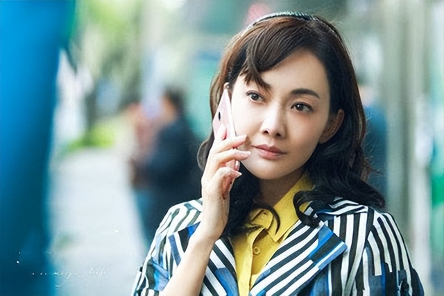 糊涂啊!51岁牛莉整容失败,本人在评论区给网友道歉