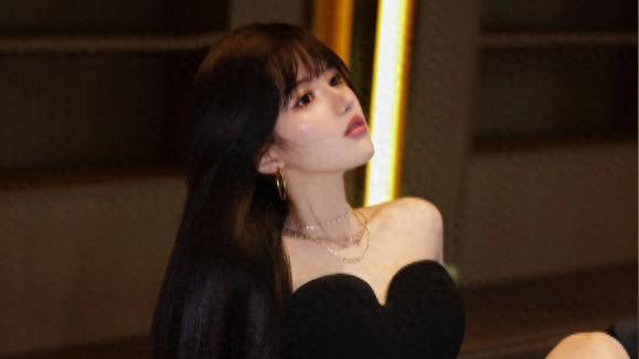 闹太大！沫沫好友晒多张合照截图，公开质问小杨哥，消失原因曝光