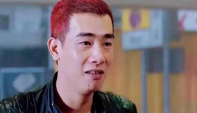 一脸褶子还打打杀杀，陈小春新片跌破底线，卖情怀成古惑仔养老院