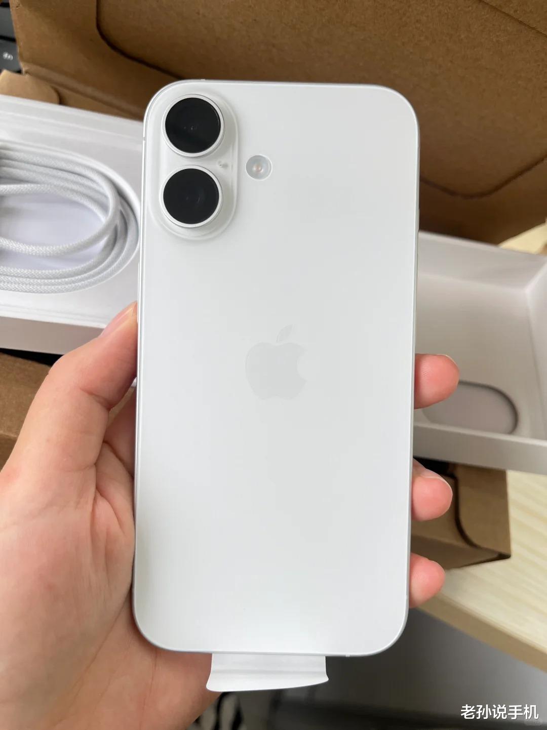 2900元成本：iPhone16物料分解，利潤占一半，庫克賺錢真狠