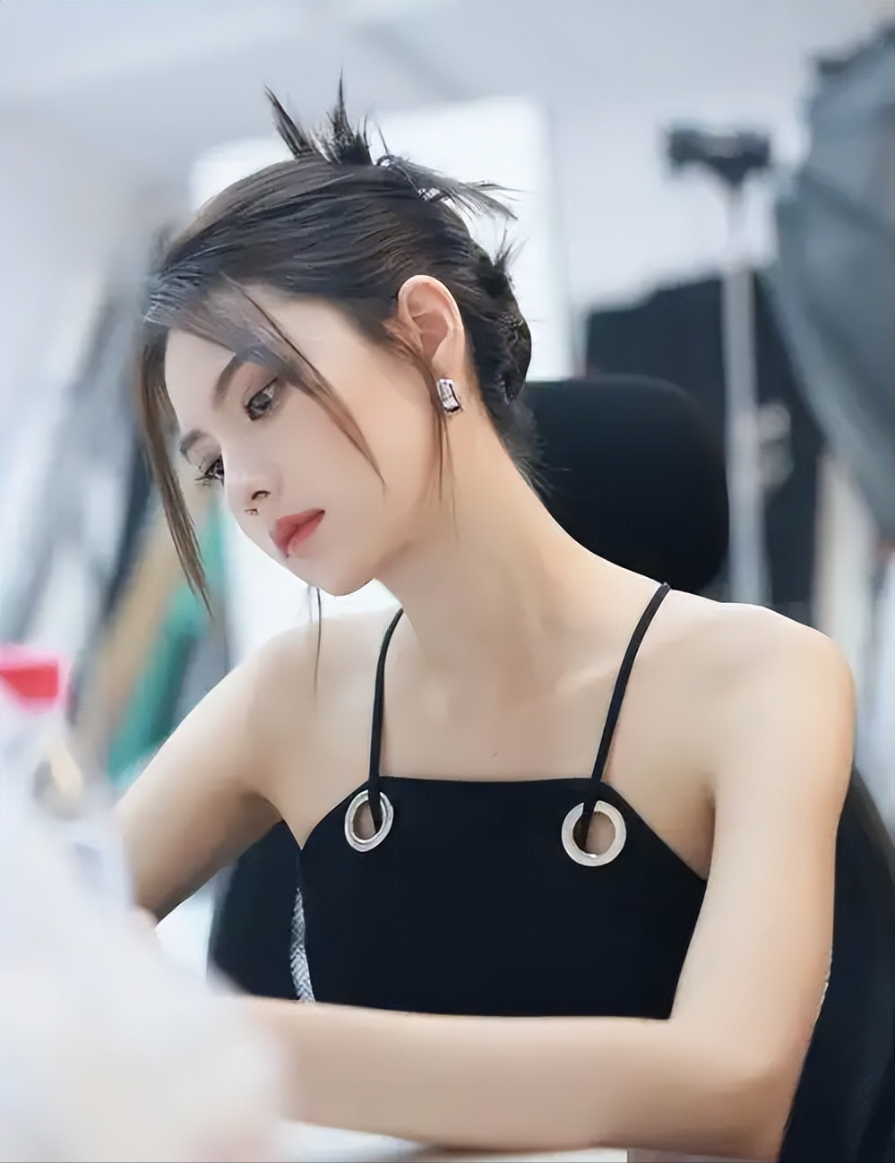 姜珮瑶古装首秀倾倒众生，《清明上河图密码》演员天团引爆话题