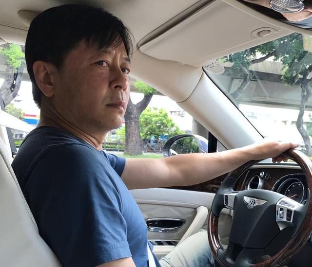 谢霆锋终于不再背锅,王杰“毒哑之谜”被曝光,换作谁都无法承受