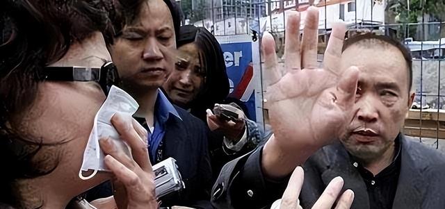 赖昌星不再隐瞒,被捕后曝出与董文华的关系,难怪老艺术家会退圈