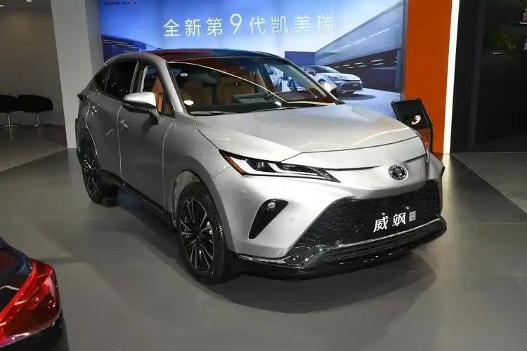 丰田放大招！汉兰达“小弟”狂降5万，5米+混动SUV，油耗5.8L真香