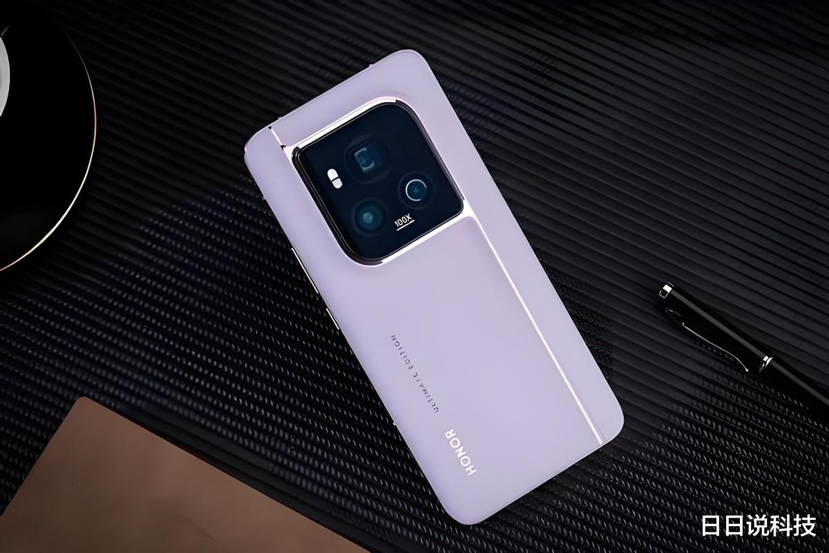 榮耀真的很“猛”，跳水價(jià)2500元，衛(wèi)星通信+1.8億潛望長(zhǎng)焦+10倍耐摔