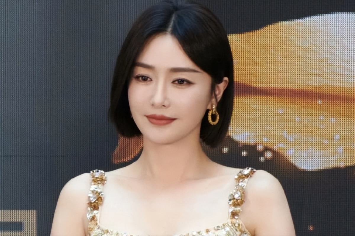 半老徐娘只服这6位，风韵犹存，婀娜多姿