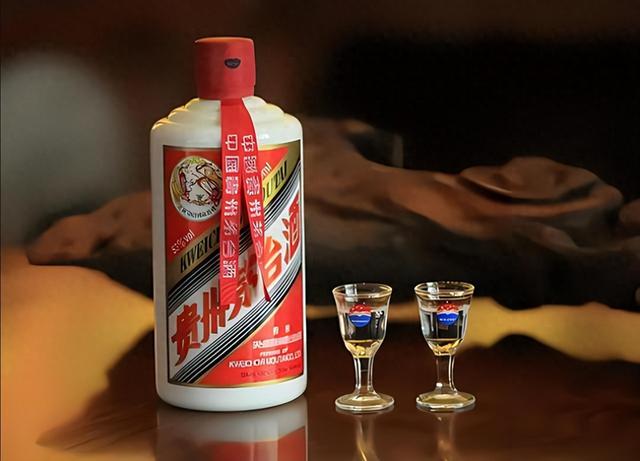 茅台员工曾透露：买茅台送的2个小酒杯，压根就不只是用来喝酒的