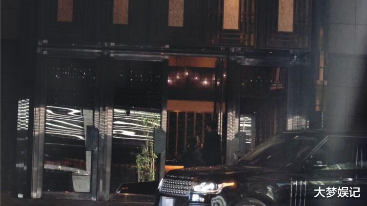 让汪小菲喊娶!友人爆“Mandy自豪2身份”高调晒恩爱