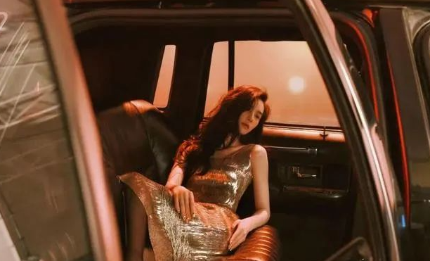 37岁刘诗诗大胆尝试“家暴装”,下衣失踪秀性感,网友直呼:吴奇隆好福气