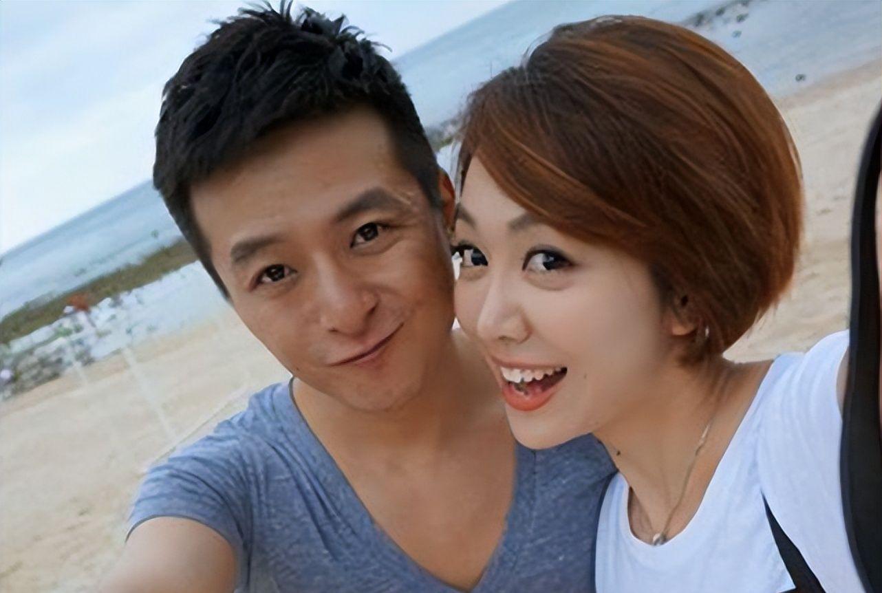 拆散儿子3段姻缘,44岁的儿子躺狗窝大哭,她依是不后悔的姿态!