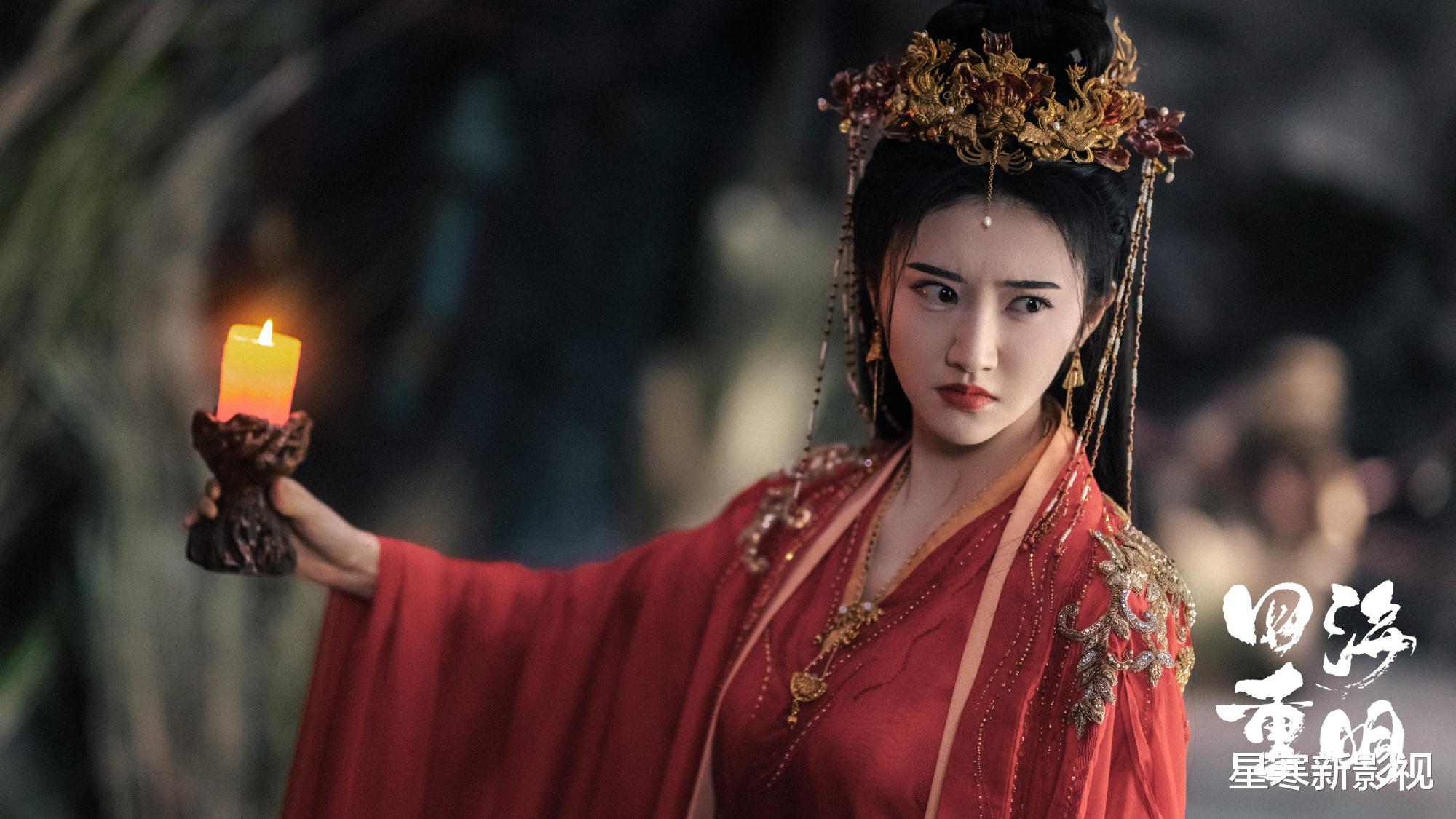 新剧播一半无人知,取关前男友却能上热搜,谁能懂得景甜的尴尬?