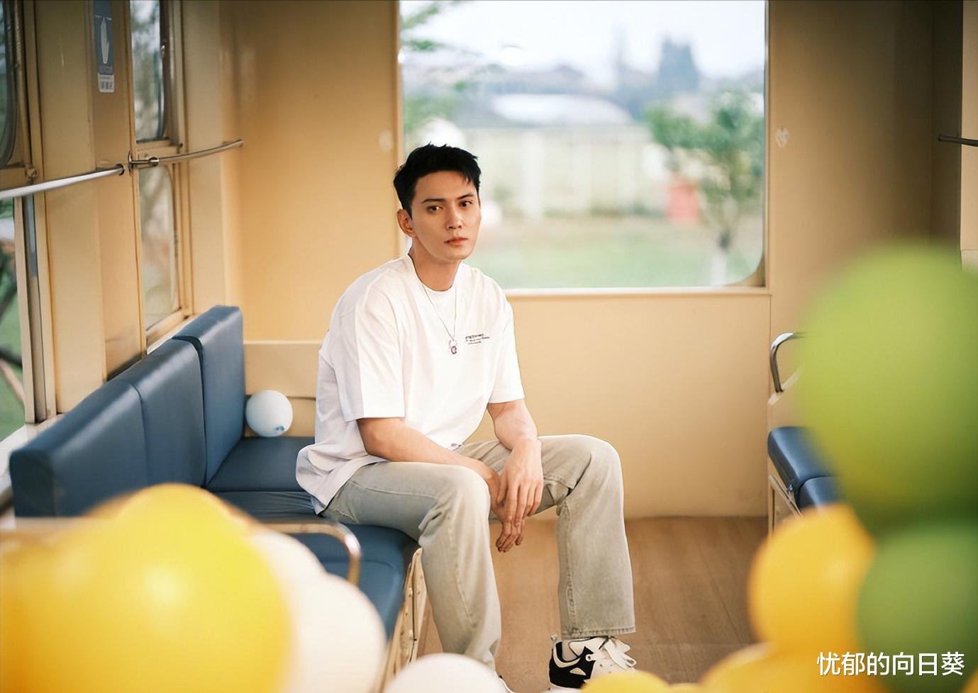 突然宣布告别演员岗位，“低音炮”男神退圈不演戏了？