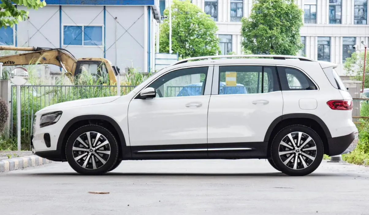 这才是良心奔驰SUV，从32万降到21万，七座布局却没人懂