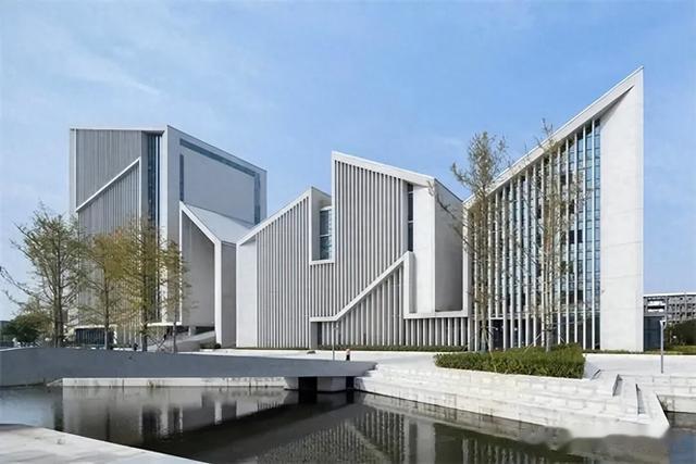 设计院为什么一直在招人，甚至把学历降低来招人？