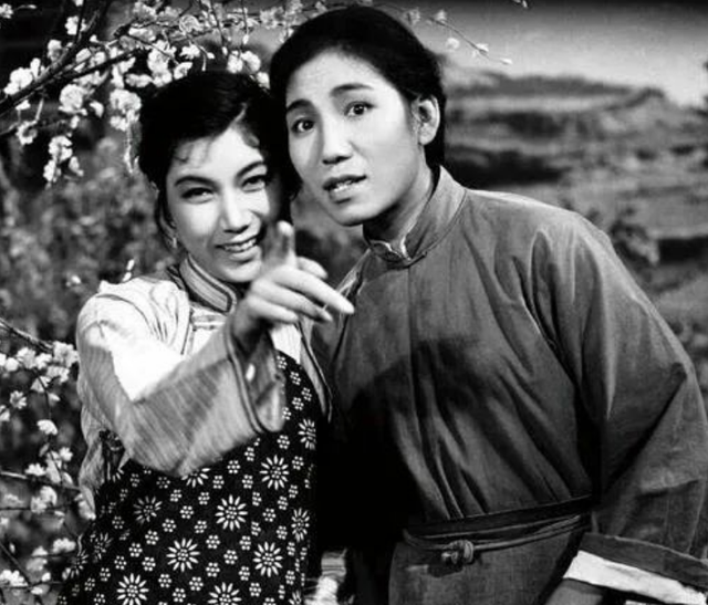 朗读者|1963年，春晚女皇赵丽蓉拒见毛主席，得知原因后主席连说：好好好