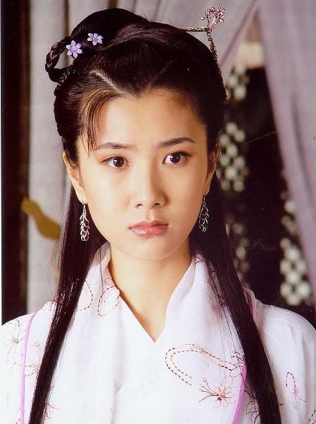 断印小天事业,“背刺”多位明星,借机走红嫁导演的她得意早了!