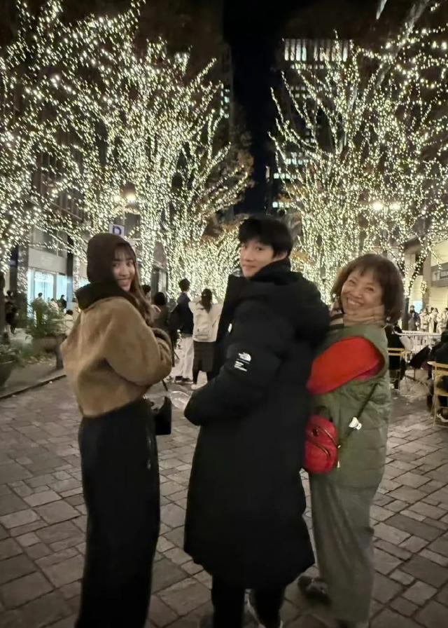 田馥甄、蔡依林、谢霆锋都跑去日本过圣诞节，日本真的那么好吗？