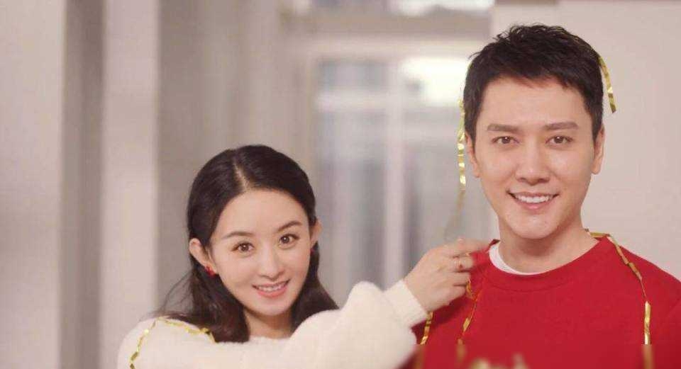 赵丽颖带儿子现身迪士尼,穿背带裤青春洋溢,4岁想想坐婴儿推车