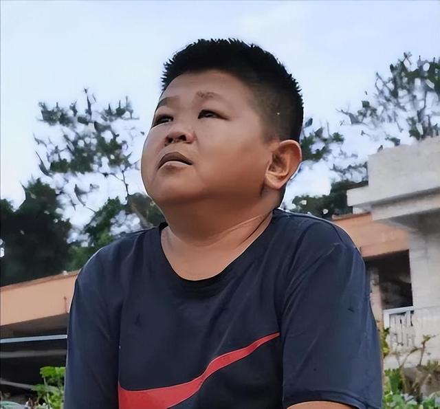 网红小六的逆袭之路,从不被看好到成千万网红,不懂珍惜惨遭崩盘