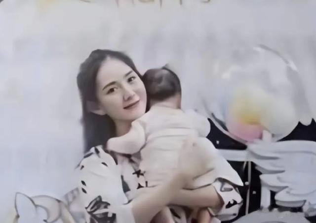 谢娜闷声干大事,风头盖过杨幂赵丽颖,网友:每年都在道歉