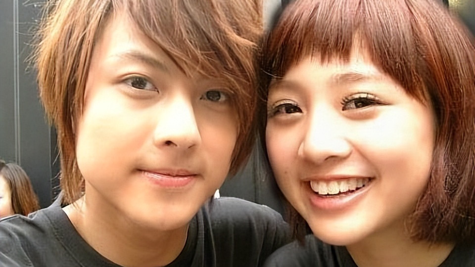 36岁“鬼鬼”吴映洁官宣当妈！孩子小脚丫好可爱，孩子生父惹猜想