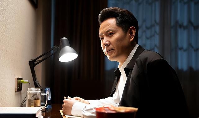 国家一级演员,35岁娶小11岁妻子,37岁当爹,一生感恩岳父母