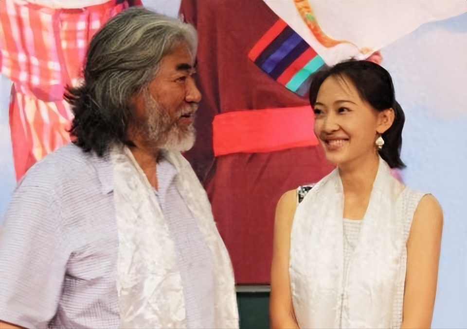 “老牛吃嫩草”的5位男星,在当爷爷的年纪当了爹,幸福又辛苦