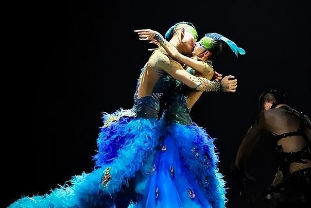 别拿艺术当幌子!从张艺谋到娄烨,镜头语言个个都不简单