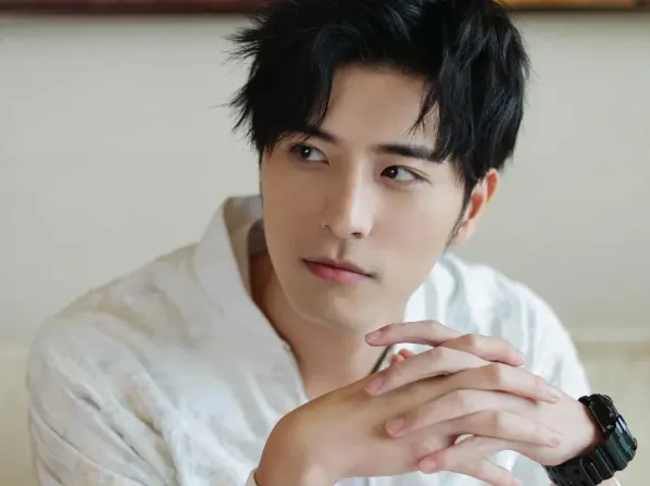 “出轨门”2年后,他高调宣布复出,全网骂声一片:谁给你的脸?