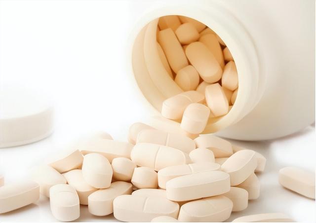 吃钙片的最佳时间被发现！医生：吃错了时间影响效果，别大意