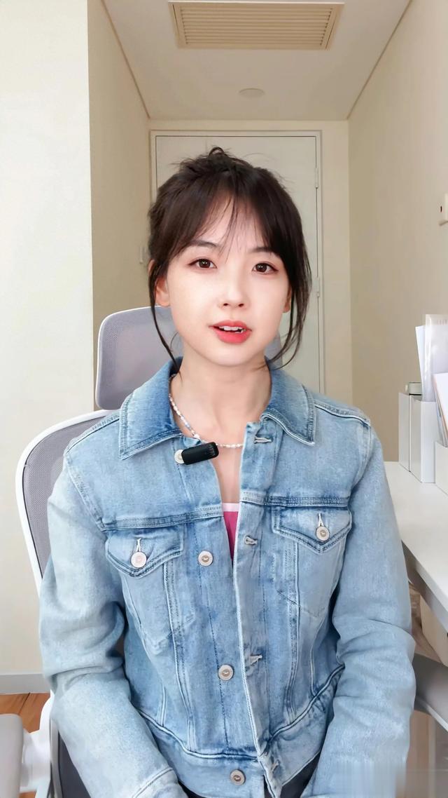 近几年见过最清纯最惊艳的女星王冰冰超可爱蓝色牛仔裤