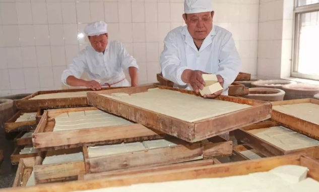 三百年名牌货只剩一层皮,一块腐乳下不去半拉馍,王致和怎么了?