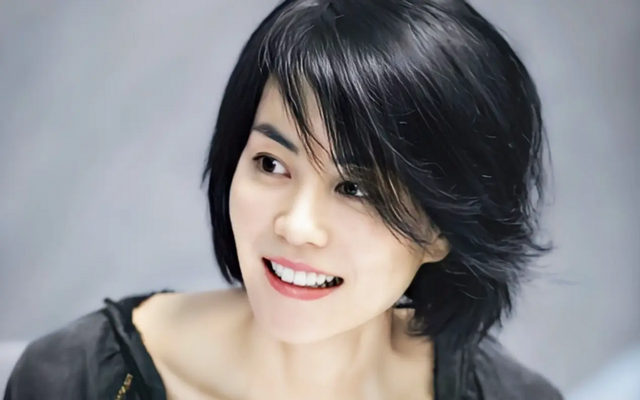 自古“塌鼻子”出美人!这5位女星个个惊艳,第4位曾靠鼻子美出圈