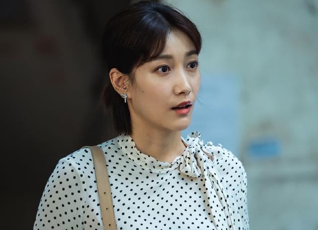 啜妮:父亲是一级演员,她却被陈道明赏识,如今她过的还好吗?