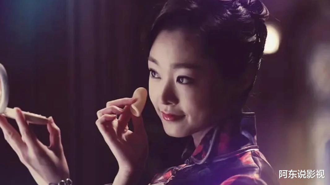 好家伙!当辛芷蕾扮演的特工一登场,扯下多少扮演女特工演员的脸