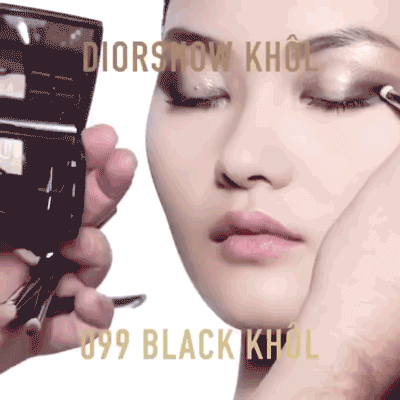 一套妆造让赵露思被全网狠嘲一周，冤不冤？