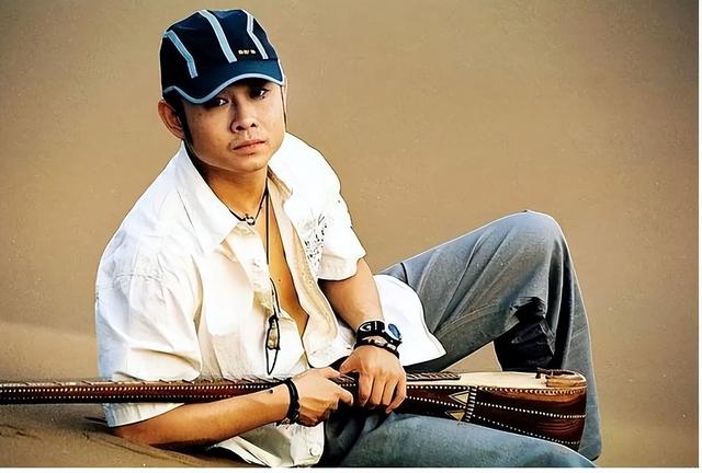 看到云朵被群嘲刀郎不回应,我才明白原来师徒反目“另有目的”!