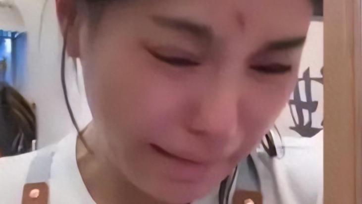 樊小慧终于坐不住！凌晨回应，疑似承认曾坐台，老板再放猛料