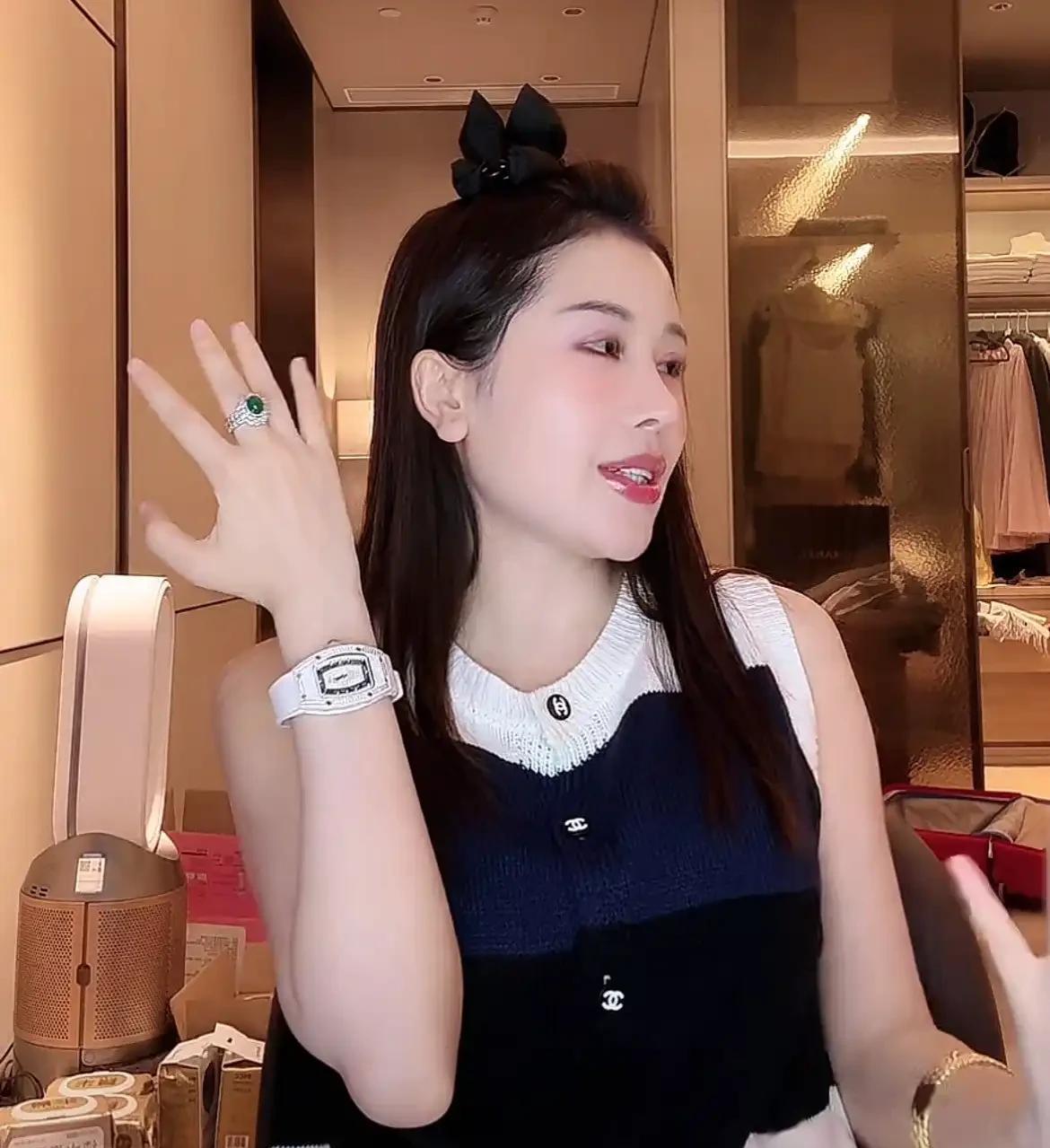 宋玉希:我俩每晚都要来一下,说的就是这个按摩