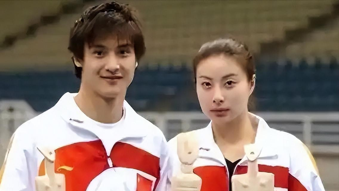 田亮晒出自己与儿子的合照，网友发现异常，建议他带儿子看医生！