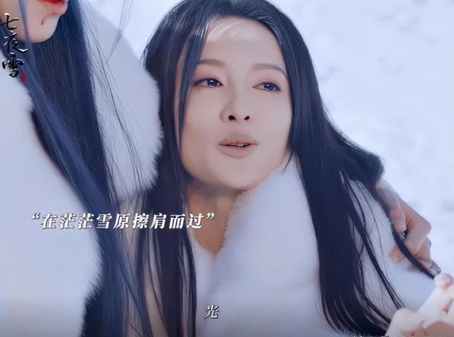 假山假景假脸,杨紫《国色芳华》爆火,打脸多少内娱流水线剧作