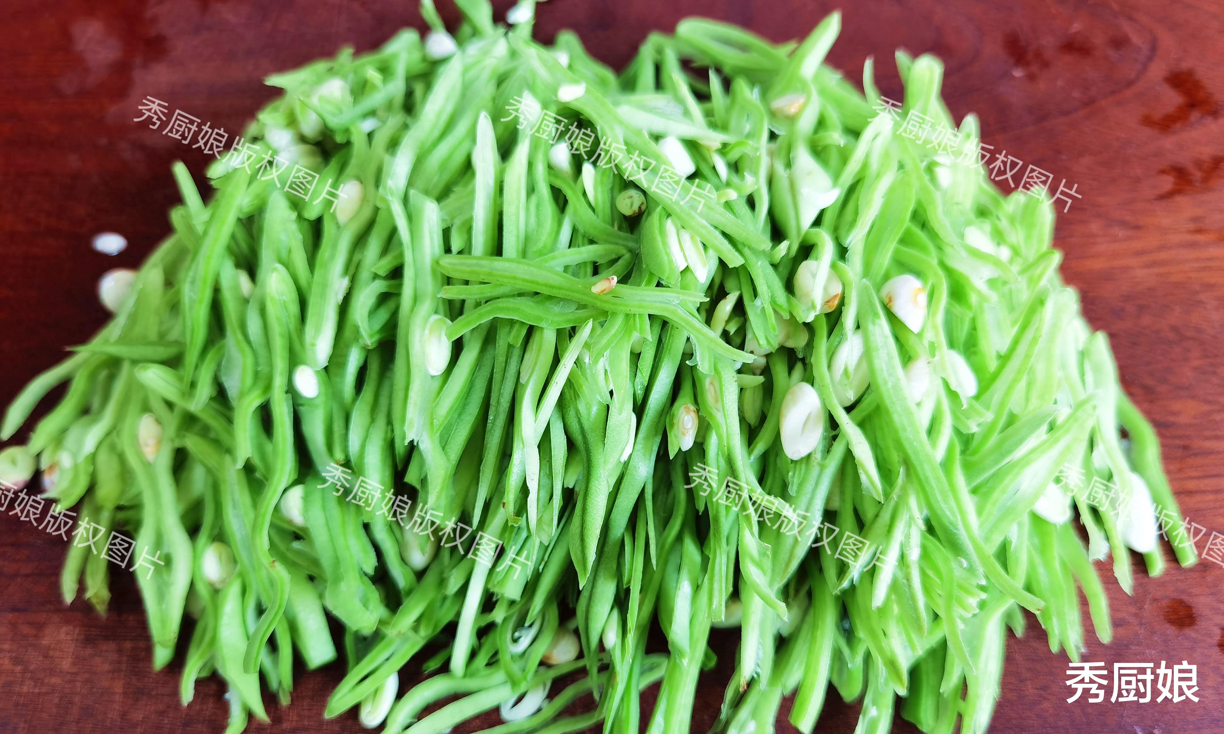 它是“夏天第一鲜”,用来蒸包子是首选,鲜过韭菜,营养又便宜!