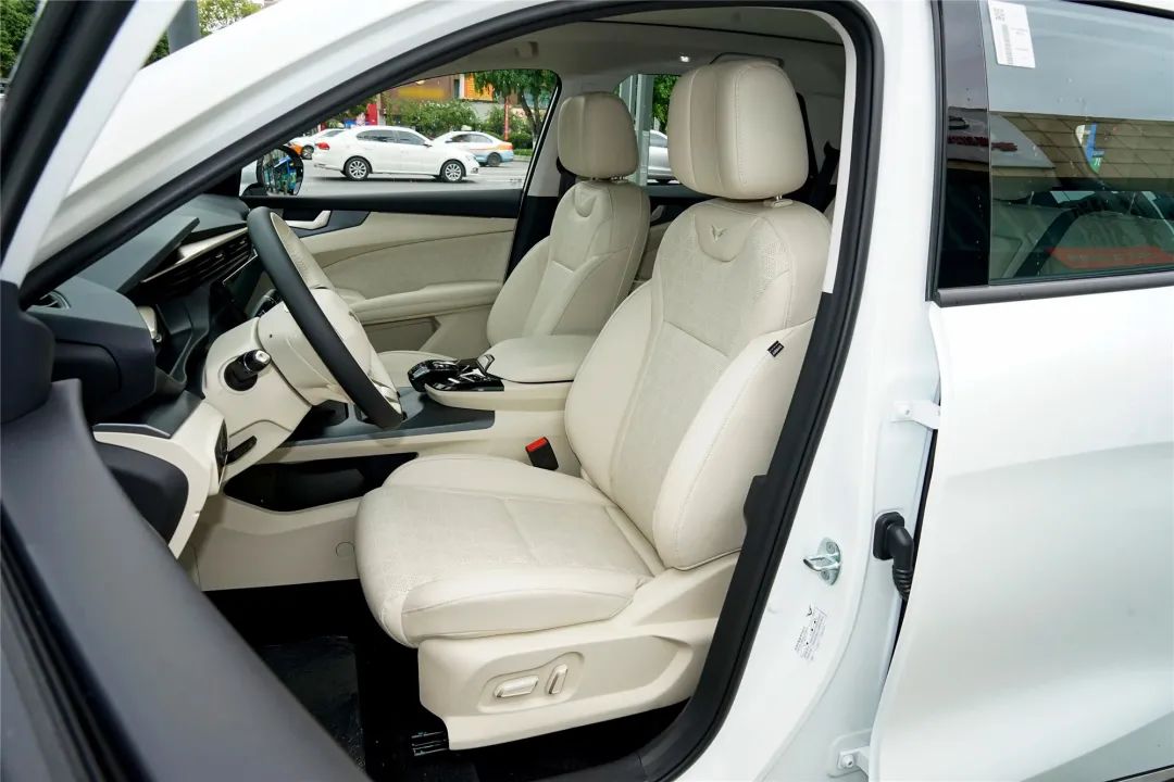 9.99万就能入手一辆插混七座中型SUV，你敢信？
