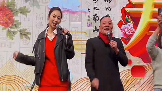 太豪横！佛山欧府办寿宴，现场邀约7位知名港星，又唱又跳显落魄