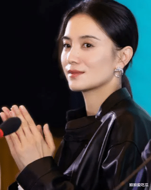 被4个男人“围猎”,与5婚导演同居5年,42岁未婚的宋佳要什么?