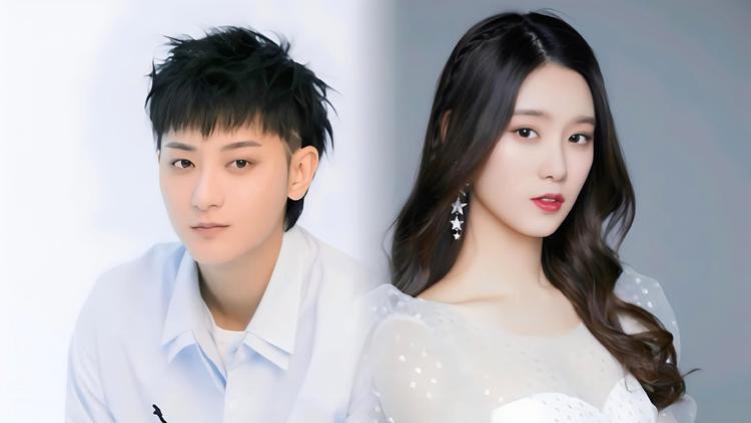 “双标老板”黄子韬，直播时每秒都在咆哮，遇到徐艺洋却像个猫