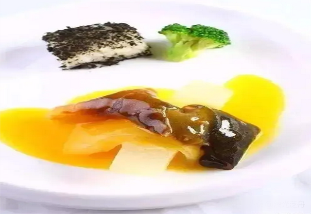 美食推荐：沙锅铜鹅、虾籽油焖鲜笋、私房焖鲟龙鱼皮制作方法