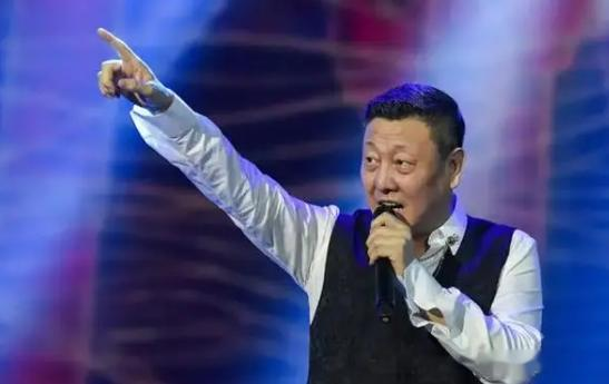 《歌手》今晚全程直播!导演称有人不战而退,那英:我一直做噩梦