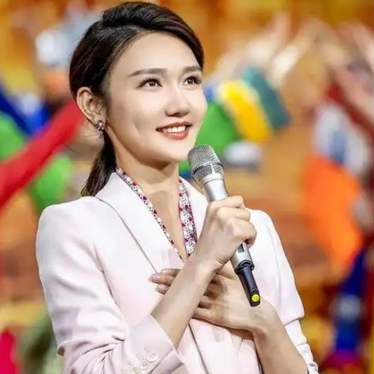 “央视穷鬼”龙洋：没车没房，择偶标准高到离谱，如今怎么样了