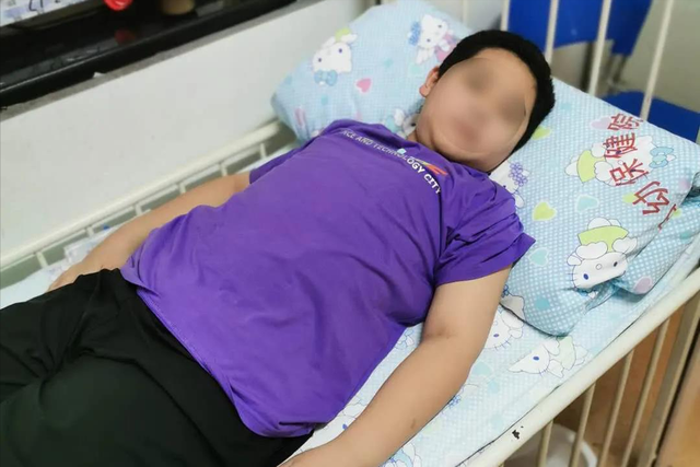 11岁男孩患胰腺炎，三个月后发展成癌症，医生呵斥：怎么能吃这些